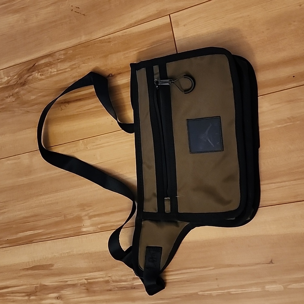 Jordan side bag